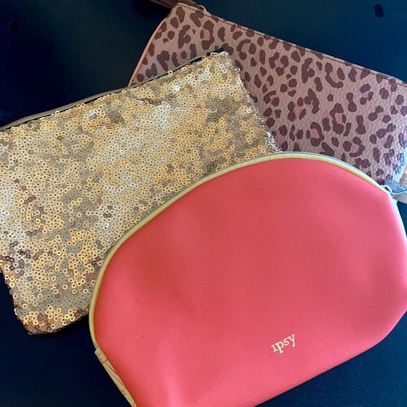 Ipsy Gold/Animal Print Makeup Bags 💋💄 - Picture 1 of 1